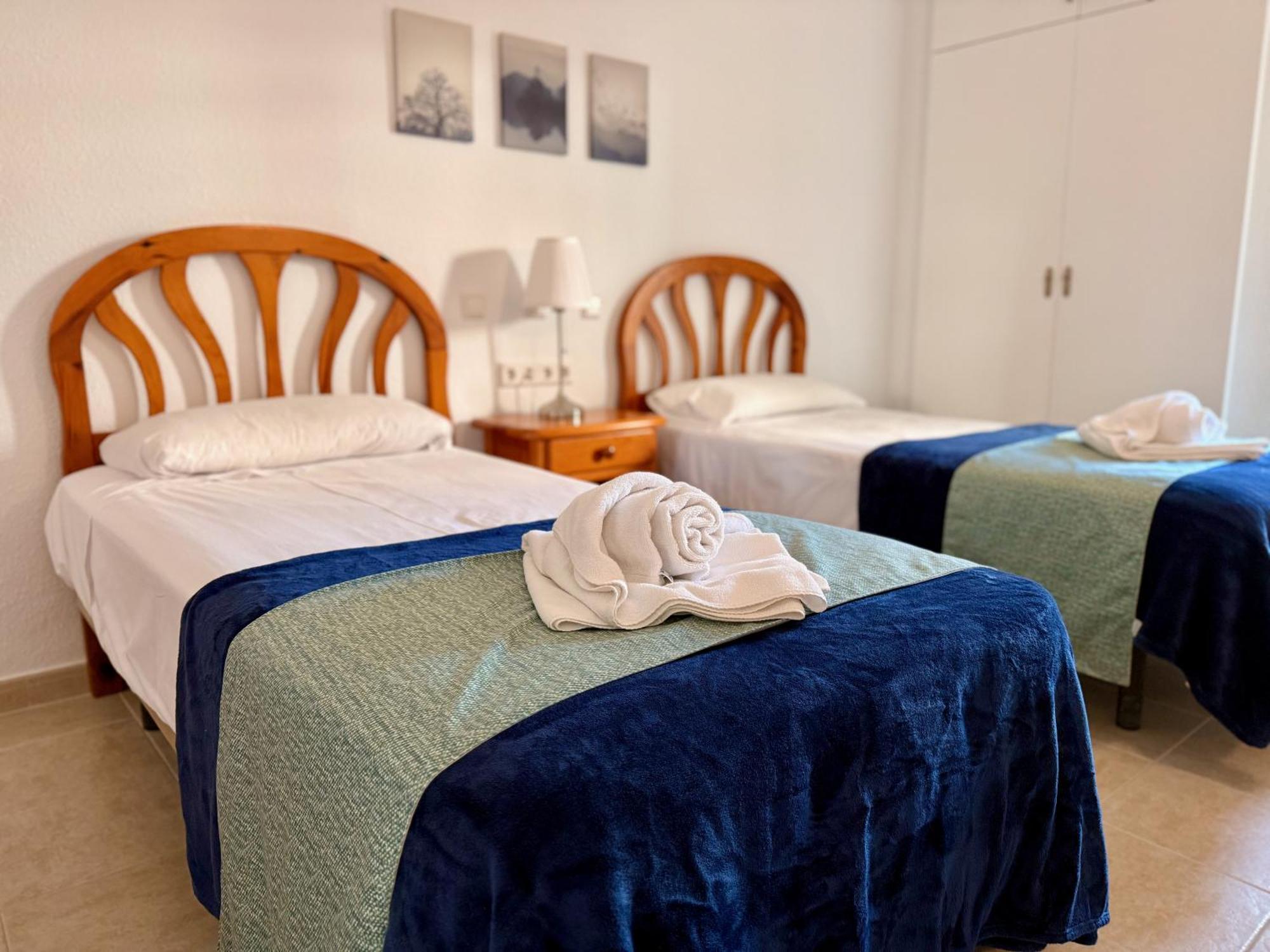 Kingfisher Apartments Benal Beach เบนัลมาเดนา ภายนอก รูปภาพ