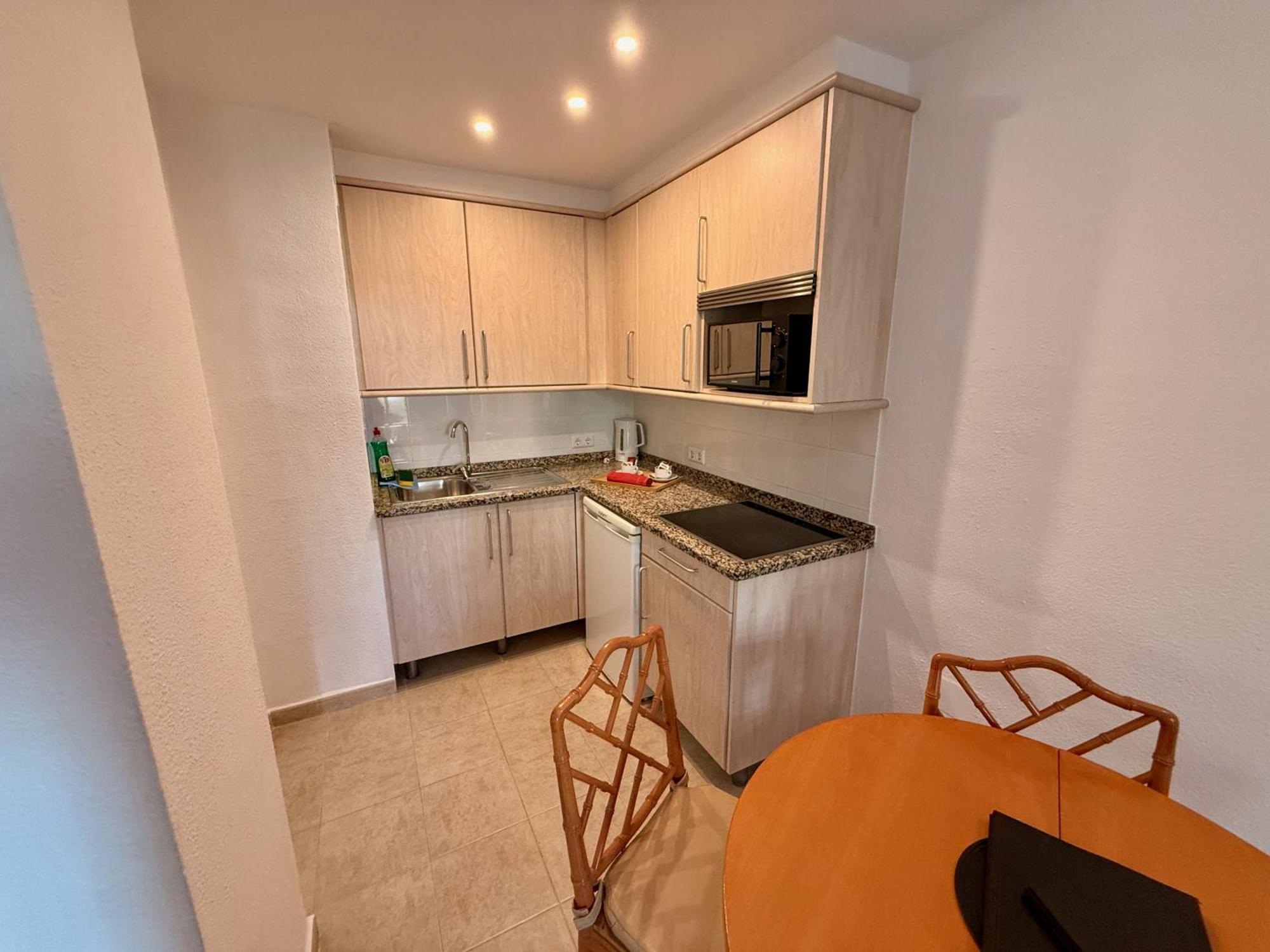 Kingfisher Apartments Benal Beach เบนัลมาเดนา ภายนอก รูปภาพ