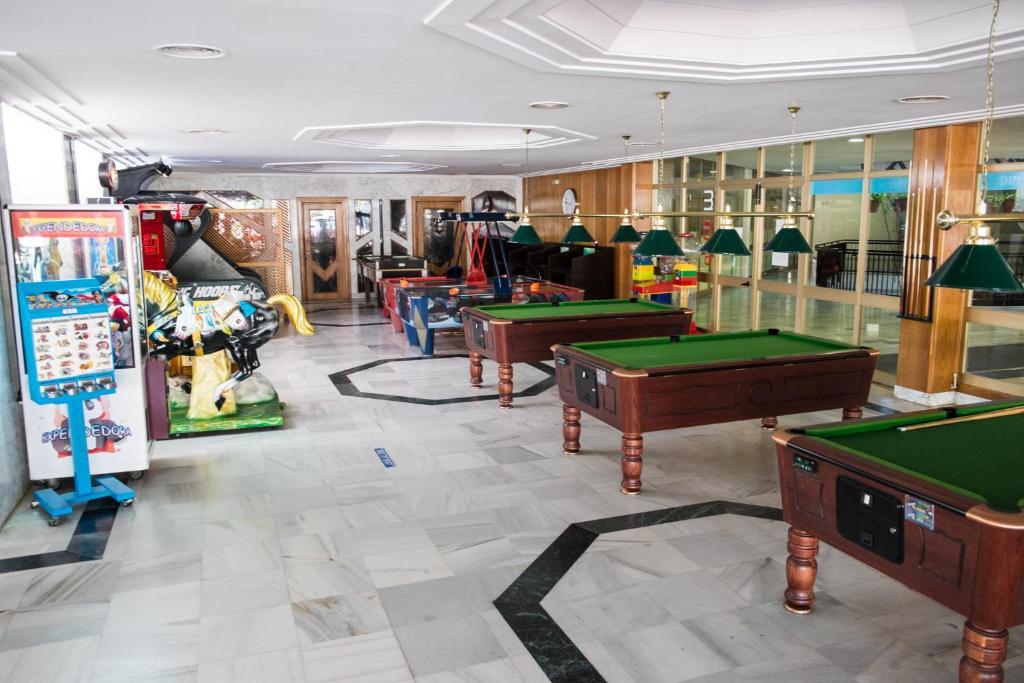Kingfisher Apartments Benal Beach เบนัลมาเดนา ภายนอก รูปภาพ