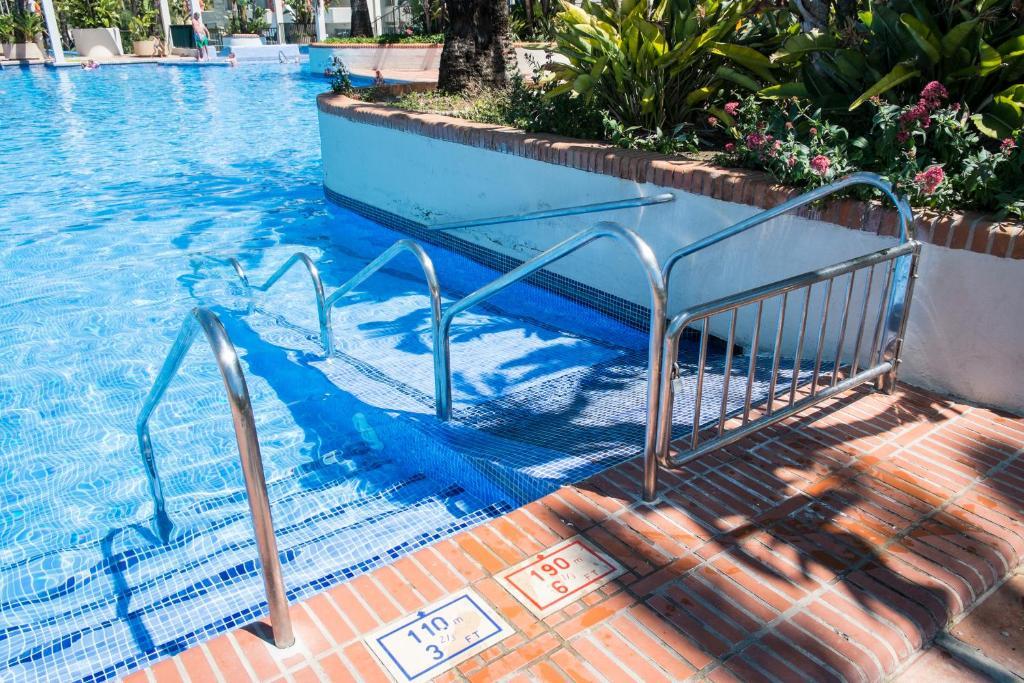 Kingfisher Apartments Benal Beach เบนัลมาเดนา ภายนอก รูปภาพ